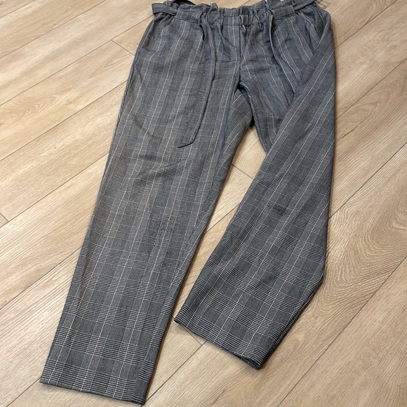 Plaid Reitmans, size 12, paper bag pants - Picture 2 of 3